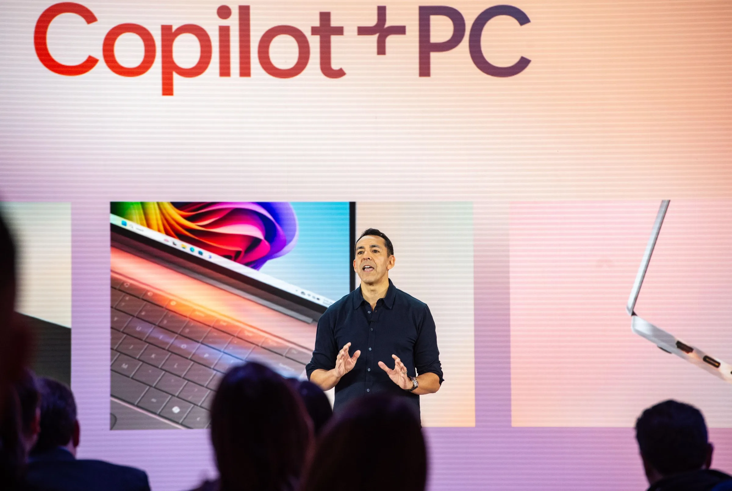 Керівник відділу споживчого маркетингу Microsoft покине компанію наступного року ШТУЧНИЙ ІНТЕЛЕКТ: Прорив від Microsoft – Технології майбутнього вже тут!