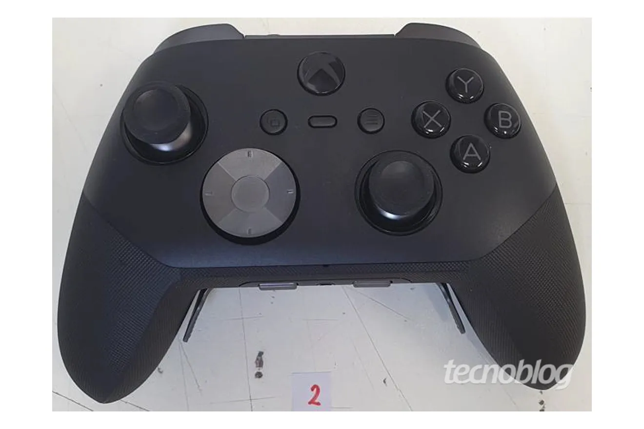 Прототип Xbox Elite 3: Таємничі кнопки натякають на ШІ-революцію в іграх. Технології майбутнього вже тут! 1 Прототип Xbox Elite 3: Таємничі кнопки натякають на ШІ-революцію в іграх. Технології майбутнього вже тут! 1