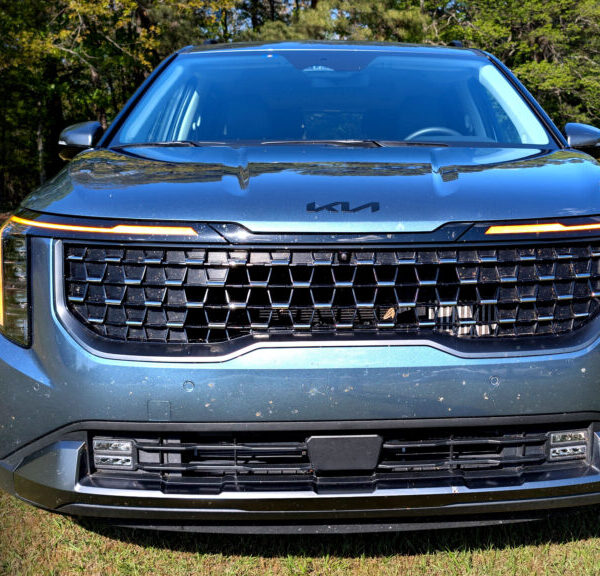 Kia Carnival Hybrid 2026: конкурент позашляховикам, що ставить їх у&hellip;