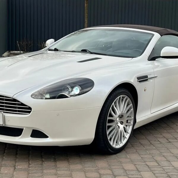 Найдоступніший Aston Martin України без ДТП шукає нового власника