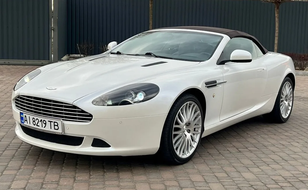 Найдоступніший Aston Martin України без ДТП шукає нового власника