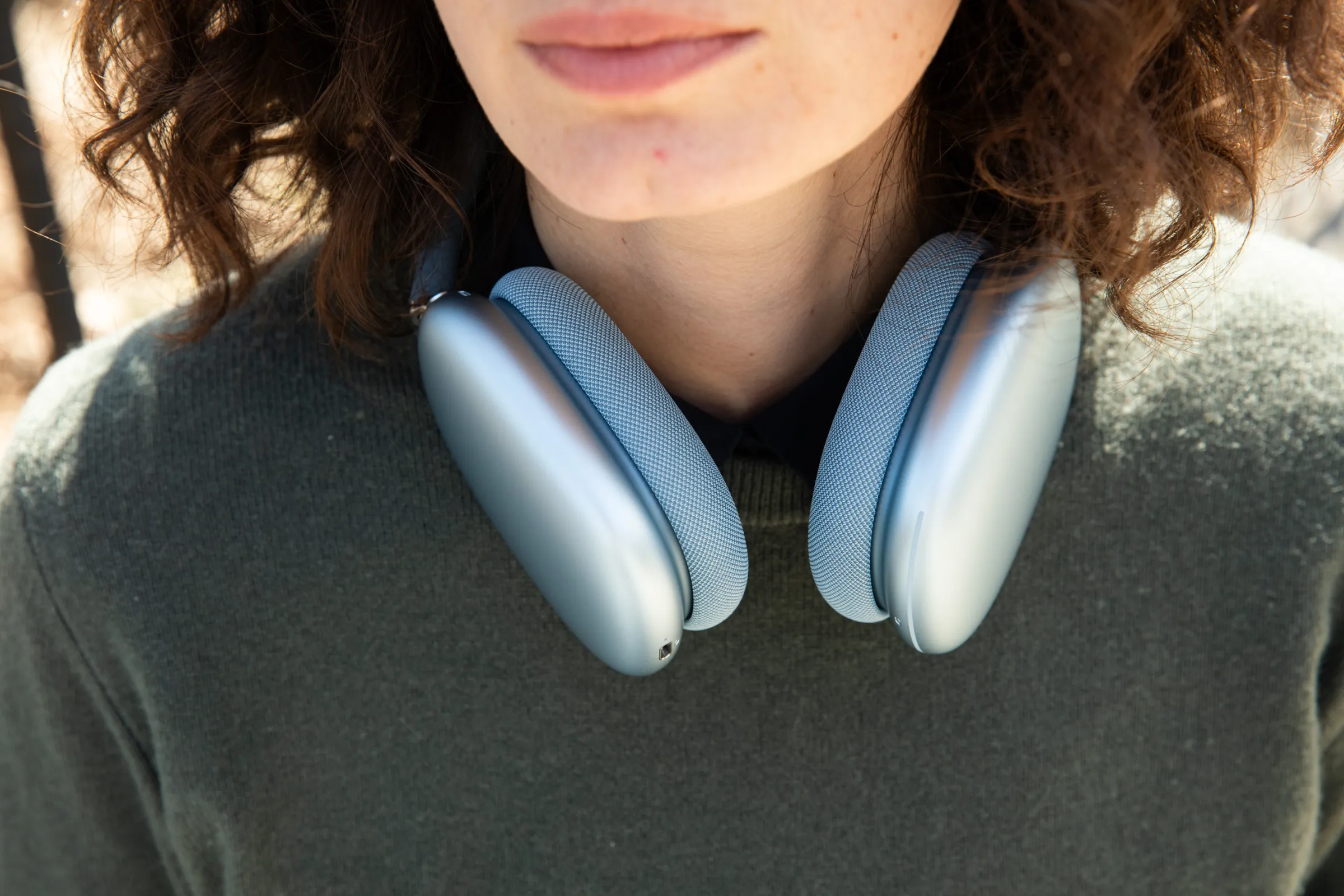 Нові AirPods Max 2 вже у продажу зі знижкою 40 доларів **Штучний інтелект відкриває Технології Майбутнього: AirPods Max 2 – неймовірний Прорив вже сьогодні!** 3
