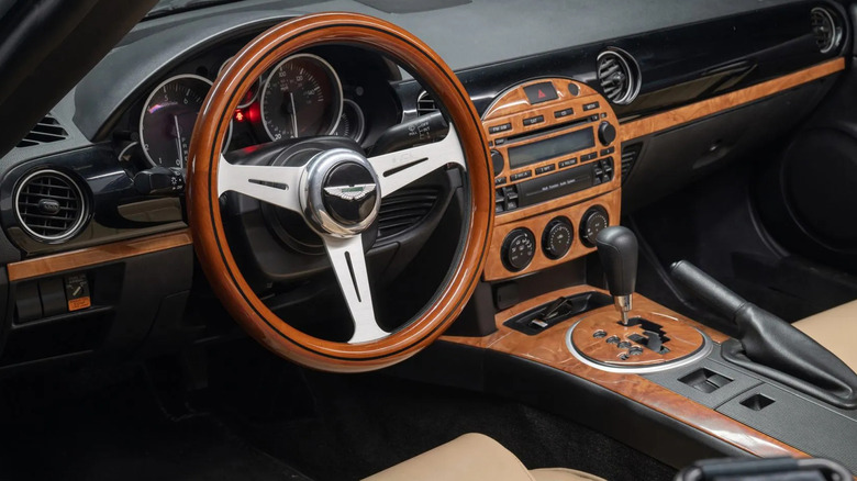 Aston Martin зупинив продажі саморобного Miata через схожість з DB5