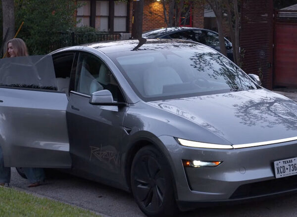 Tesla Robotaxi: Чекання довше, ніж сама поїздка