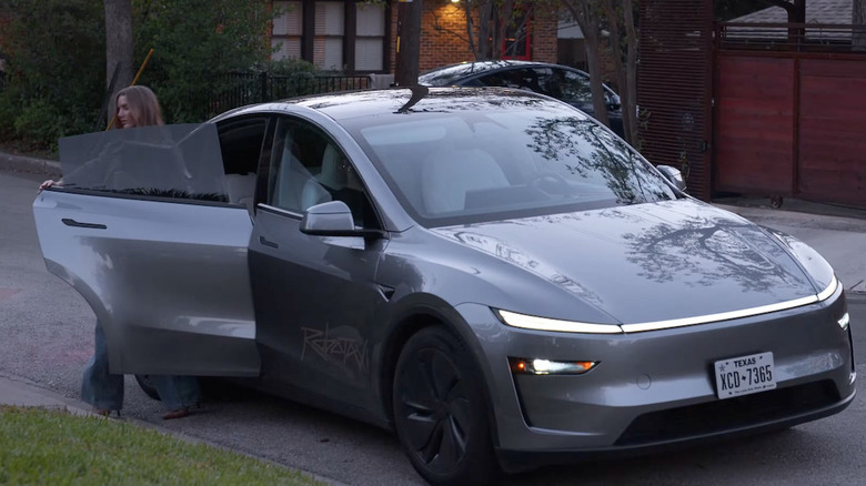 Tesla Robotaxi: Чекання довше, ніж сама поїздка