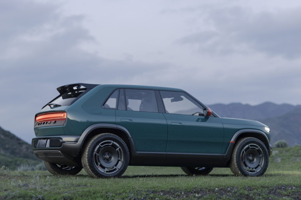 Rivian готує доступний електромобіль: можлива модель R2X і пікап 1