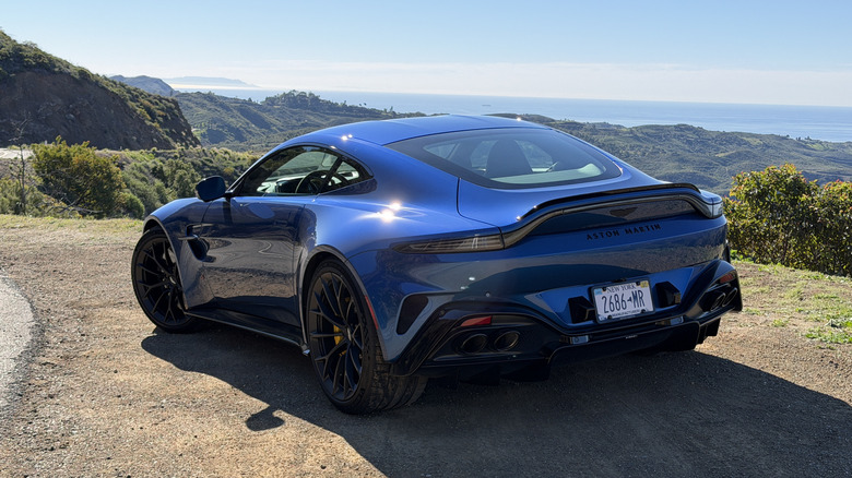 Aston Martin Vantage S 2026: Живе відчуття швидкості 2