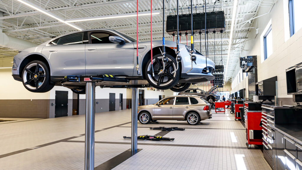 Porsche звинувачують в антимонопольному змові через несправні датчики тиску масла 2