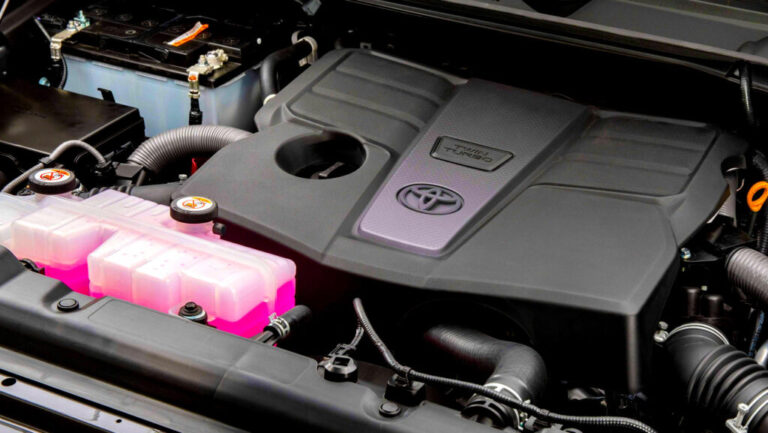 Toyota відкликає 44 тисячі пікапів Tundra через потенційно небезпечні двигуни 8