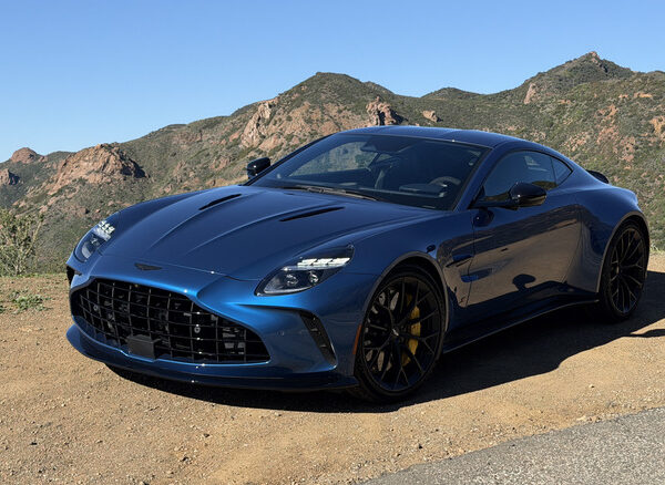 Aston Martin Vantage S 2026: Живе відчуття швидкості