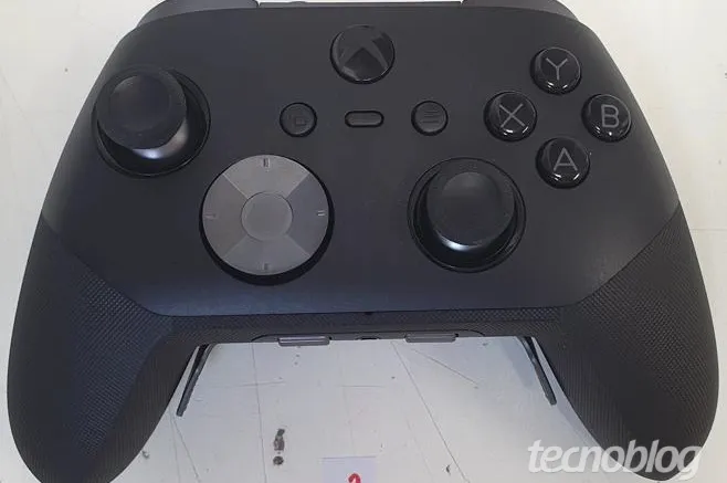 Прототип Xbox Elite 3: Таємничі кнопки натякають на ШІ-революцію в іграх. Технології майбутнього вже тут! 2 Прототип Xbox Elite 3: Таємничі кнопки натякають на ШІ-революцію в іграх. Технології майбутнього вже тут! 2