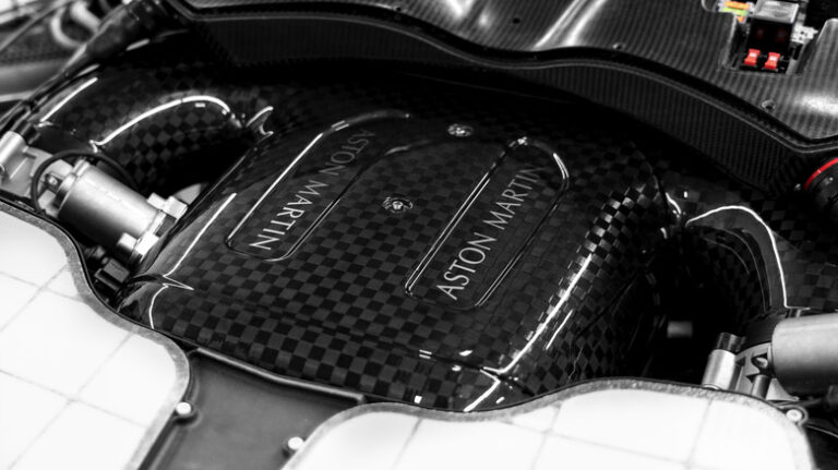 Aston Martin відкликає 7 Valkyrie: загроза пожежі через гальма 17 Aston Martin відкликає 7 Valkyrie: загроза пожежі через гальма 17