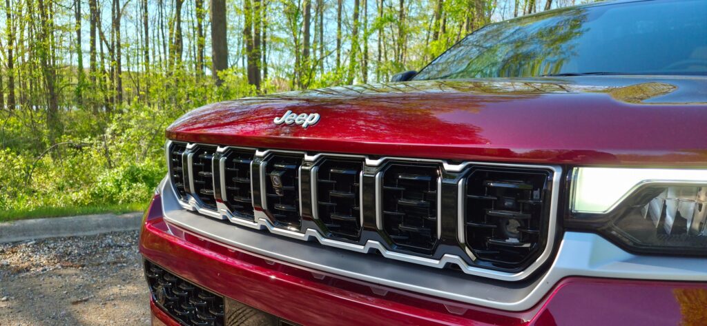 Jeep Grand Cherokee 2026: Зменшений мотор, незмінна харизма 7