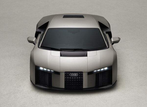 Audi Nuvolari 2027: суперкар з 10 000 об/хв V8 вражає