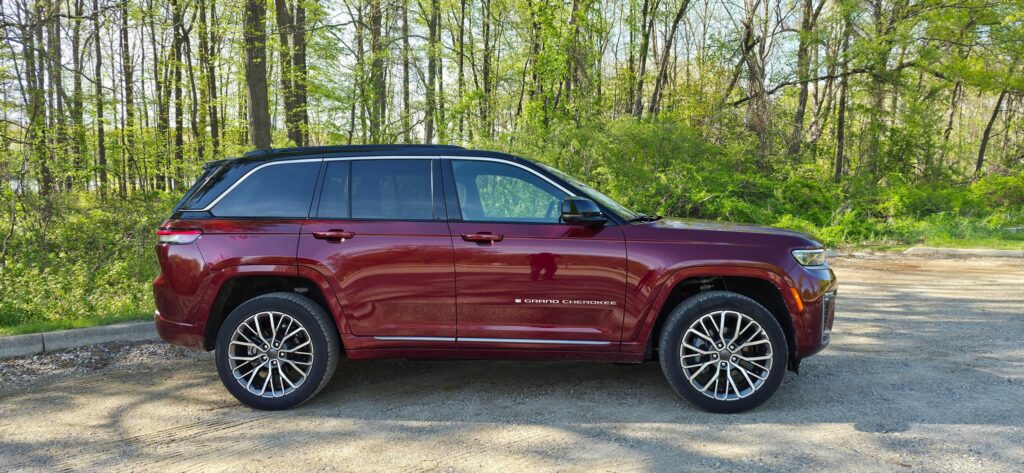 Jeep Grand Cherokee 2026: Зменшений мотор, незмінна харизма 6