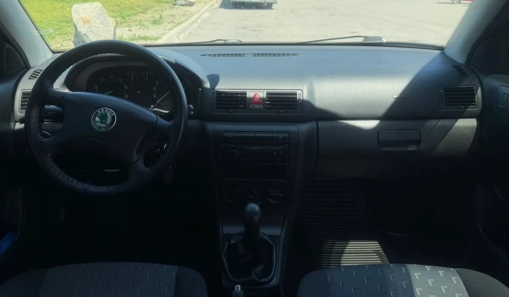 Skoda Octavia Tour 2008: У Дніпрі виставили унікальний екземпляр з мінімальним пробігом 4