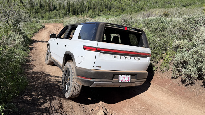 Rivian R2 2027: перевершив усі сподівання, вже у продажу 5