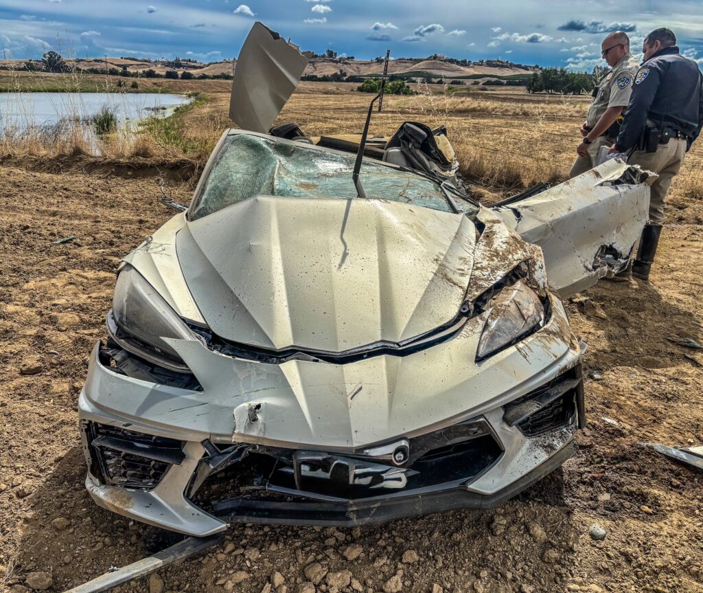 Corvette C8 розбився: водій дивом уникнув смерті 3