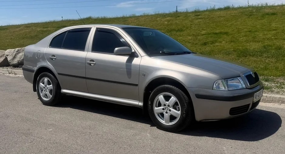 Skoda Octavia Tour 2008: У Дніпрі виставили унікальний екземпляр з мінімальним пробігом 1