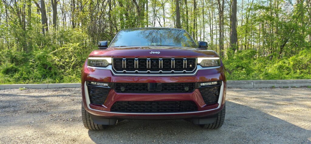 Jeep Grand Cherokee 2026: Зменшений мотор, незмінна харизма 9