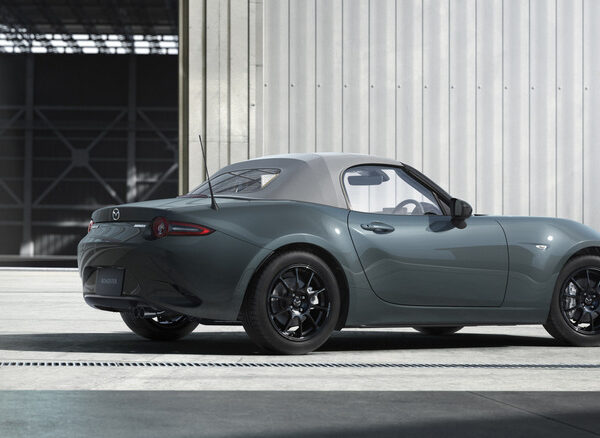 Бомба Новини 18 Mazda нарешті продасть зелену Miata ND, але вона ледь зелена