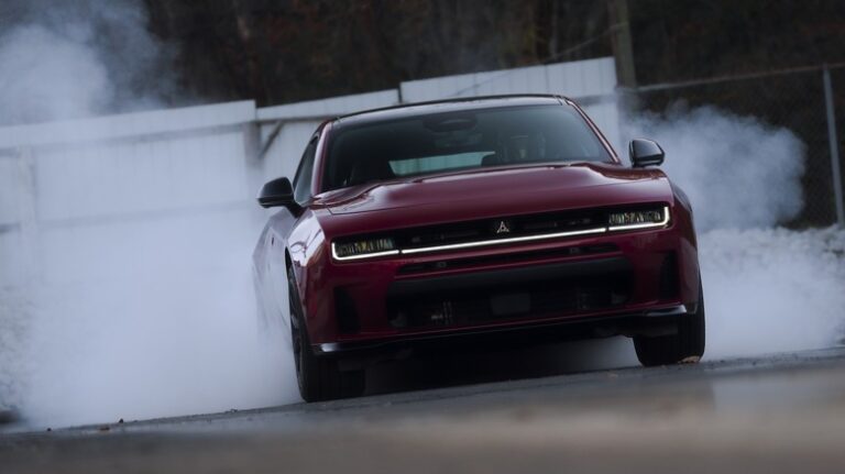Новий Dodge Charger Hellcat із V8: повернення легенди! 1