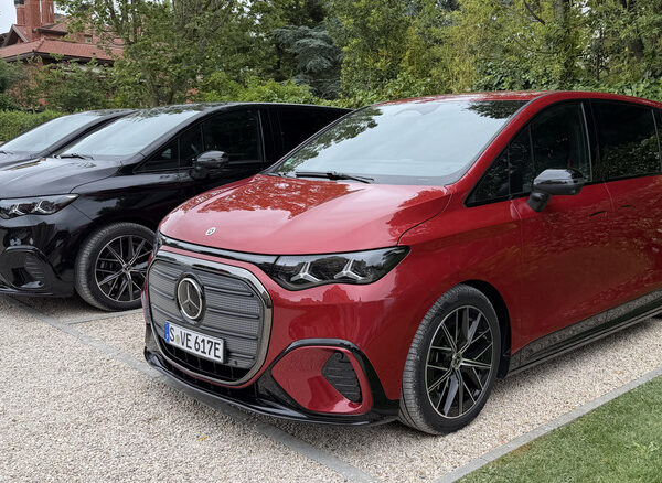 Mercedes VLE 2028: Новий люксовий шедевр, що перевершив очікування