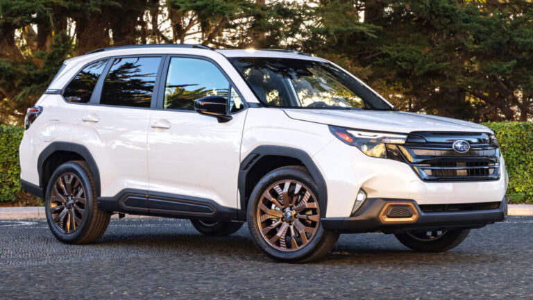 Subaru Forester: люк може відлетіти, виробник попереджає про небезпеку 1 Subaru Forester: люк може відлетіти, виробник попереджає про небезпеку 1