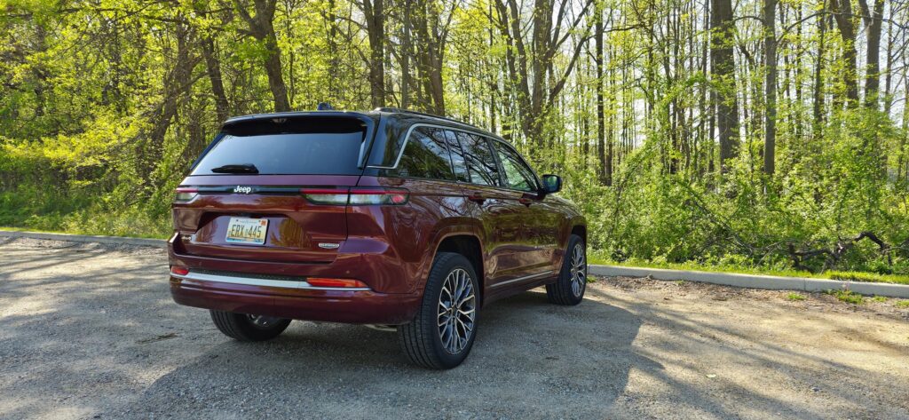 Jeep Grand Cherokee 2026: Зменшений мотор, незмінна харизма 8