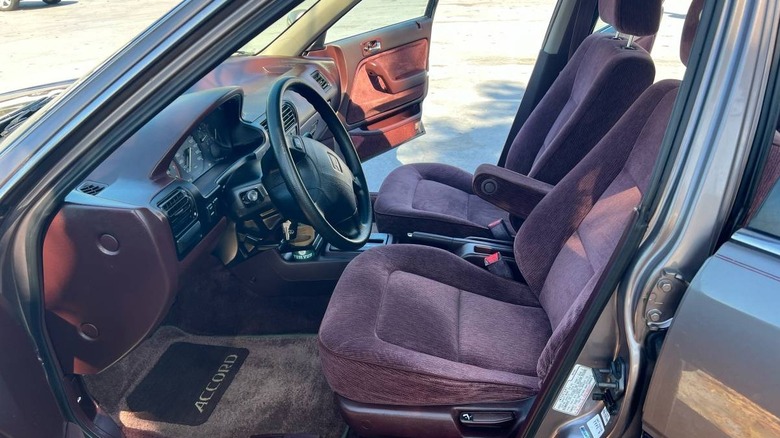 1992 Honda Accord LX: чи вартий $4999 своїх грошей 4