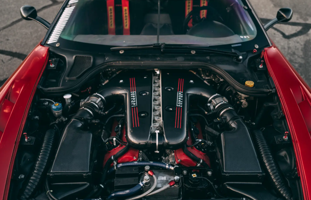 Ferrari 599XX Evo: унікальний гоночний монстр продається за 2,5 мільйона євро 3 Ferrari 599XX Evo: унікальний гоночний монстр продається за 2,5 мільйона євро 3