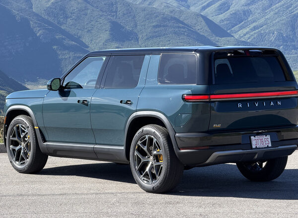 Бомба Новини 14 Rivian R2 2027: перевершив усі сподівання, вже у продажу