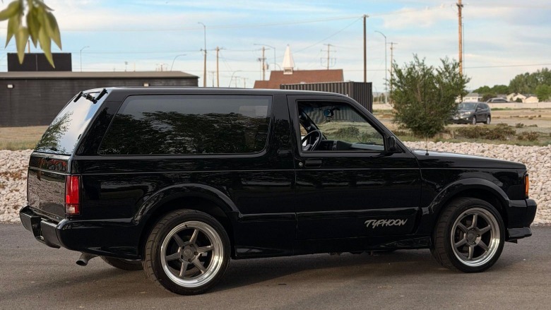 GMC Typhoon 1993: 682 "коня" під капотом кидають виклик Durango Hellcat 3