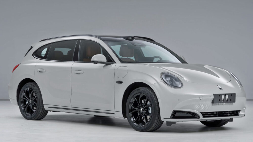 ORA 7: Електричний жук чи дитя Porsche? 1