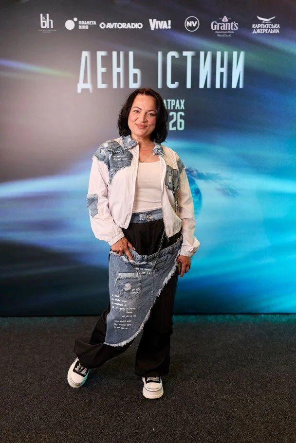 Шок: екс-"Холостячки" на прем'єрі в мінісукнях, чоловіки – позаду! 2 Вікторія Білан / Фото: David Neparidze