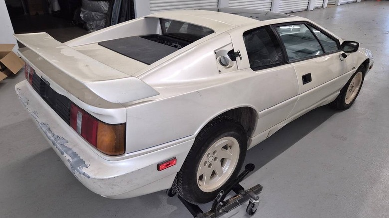 Lotus Esprit 1988: за $6500 – це шанс врятувати чи кошмар для колекціонера? 5