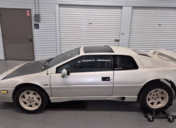 Lotus Esprit 1988: за $6500 – це шанс врятувати чи&hellip;