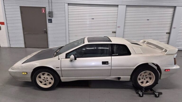 Lotus Esprit 1988: за $6500 – це шанс врятувати чи кошмар для колекціонера? 12