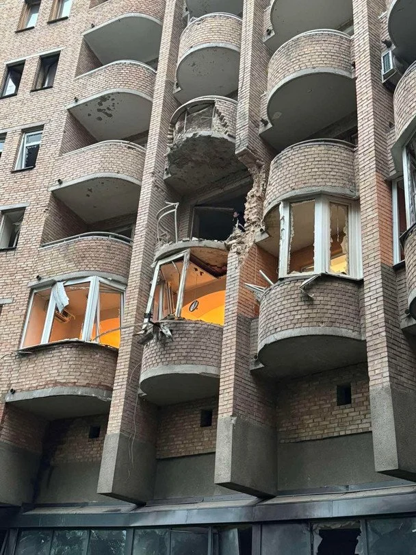 Шок! Свавілля! Вдова Поклада знову втратила дім під обстрілом! 1 Будинок вдови Ігоря Поклада постарждав від обстрілу