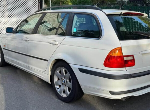 Бомба Новини 21 Танк, RAM, BMW: найкрутіші авто, що продаються онлайн