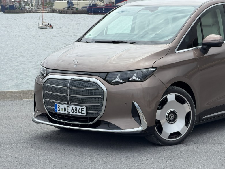 Mercedes VLE 2028: Новий люксовий шедевр, що перевершив очікування 5