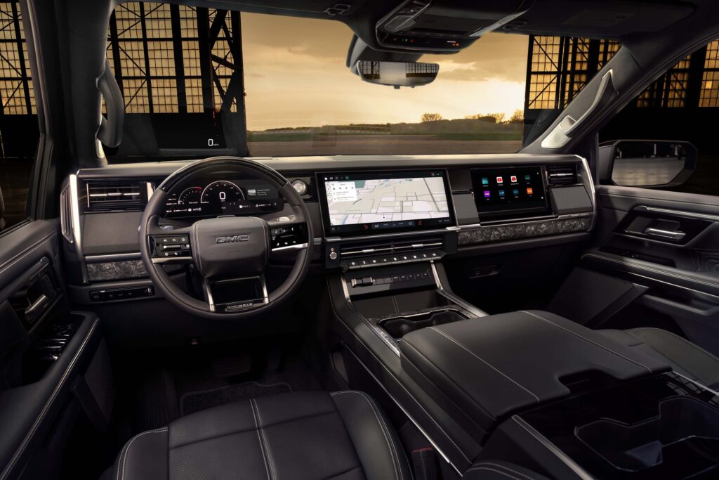 Sierra 2027: GMC приголомшує пікапом з 1,5-метровим екраном 3