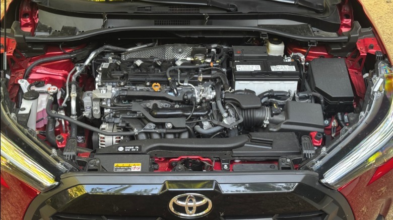 Toyota Corolla Cross 2026: гібрид – це розумний вибір 2