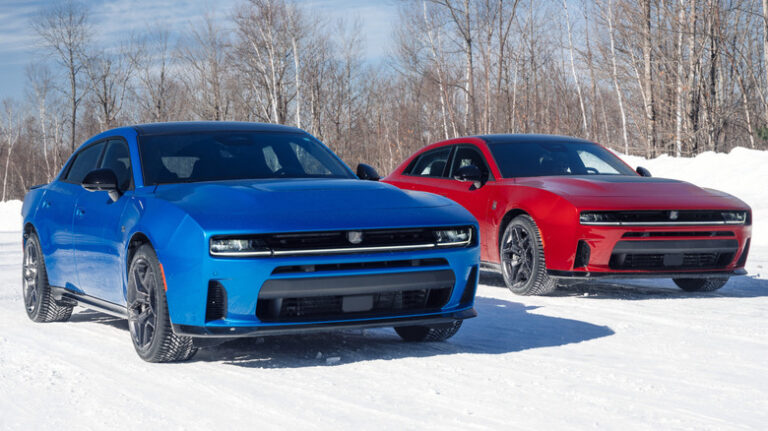 Dodge Charger Daytona та Sixpack їдуть до Європи: американська міць на континенті 3 Dodge Charger Daytona та Sixpack їдуть до Європи: американська міць на континенті 3