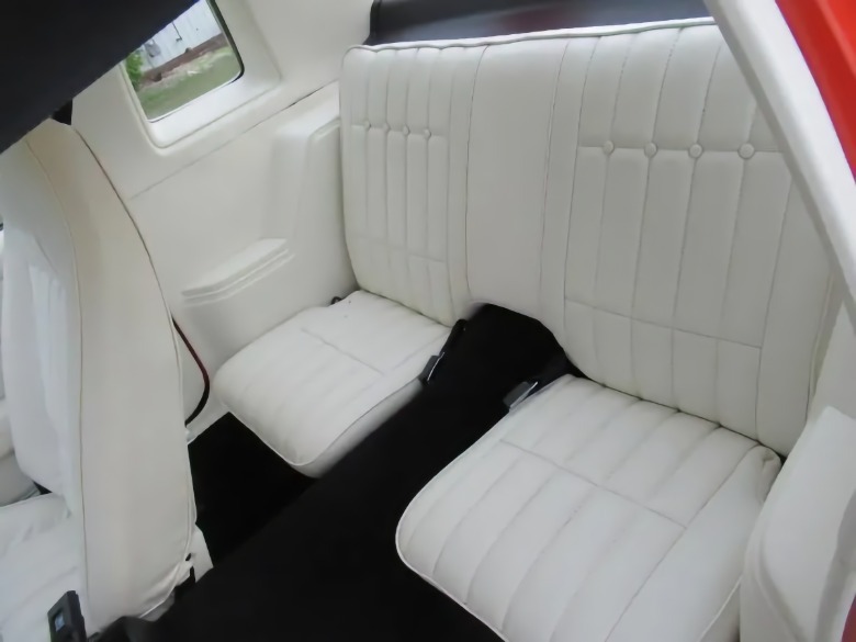 1976 Pontiac Sunbird: Чи вартий $7 тисяч цей екземпляр з мізерним пробігом 5