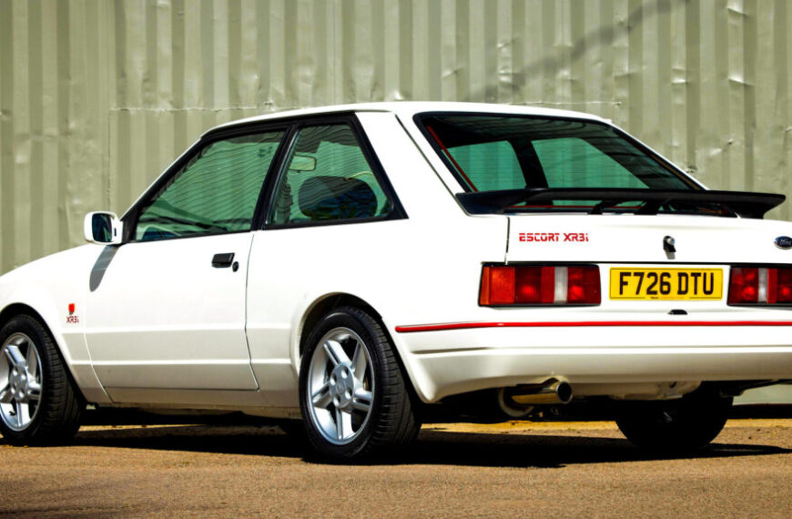 Ford Escort XR3i: Потужність, яку Ford так і не надав