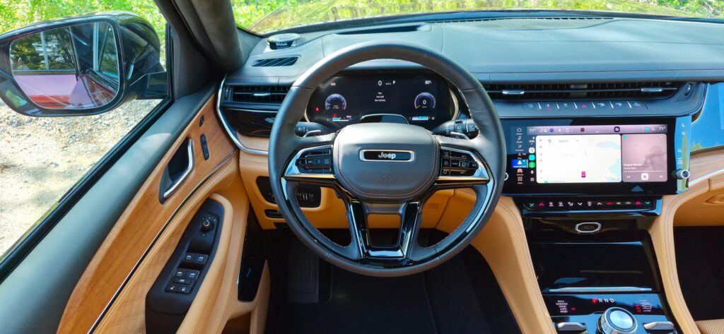 Jeep Grand Cherokee 2026: Зменшений мотор, незмінна харизма 5