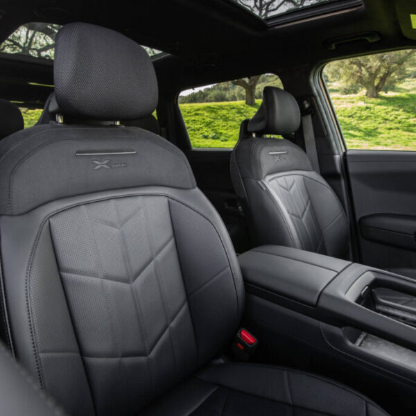 Kia Telluride і Mercedes: ремені безпеки виявилися небезпечними, машини відкликають