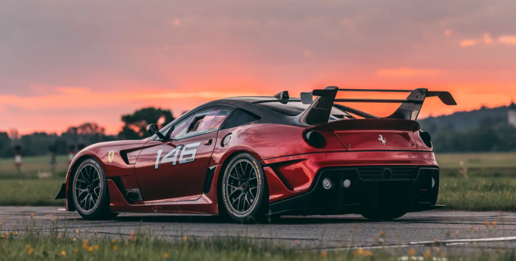 Ferrari 599XX Evo: унікальний гоночний монстр продається за 2,5 мільйона євро 2 Ferrari 599XX Evo: унікальний гоночний монстр продається за 2,5 мільйона євро 2