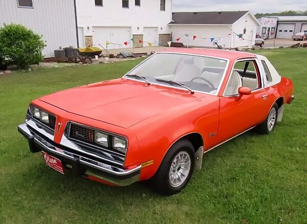 Бомба Новини 34 1976 Pontiac Sunbird: Чи вартий $7 тисяч цей екземпляр з…